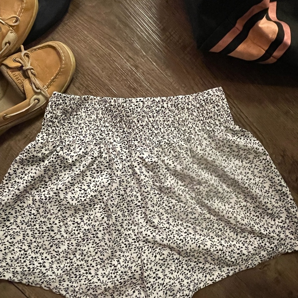 Shorts - Picture 2 of 2